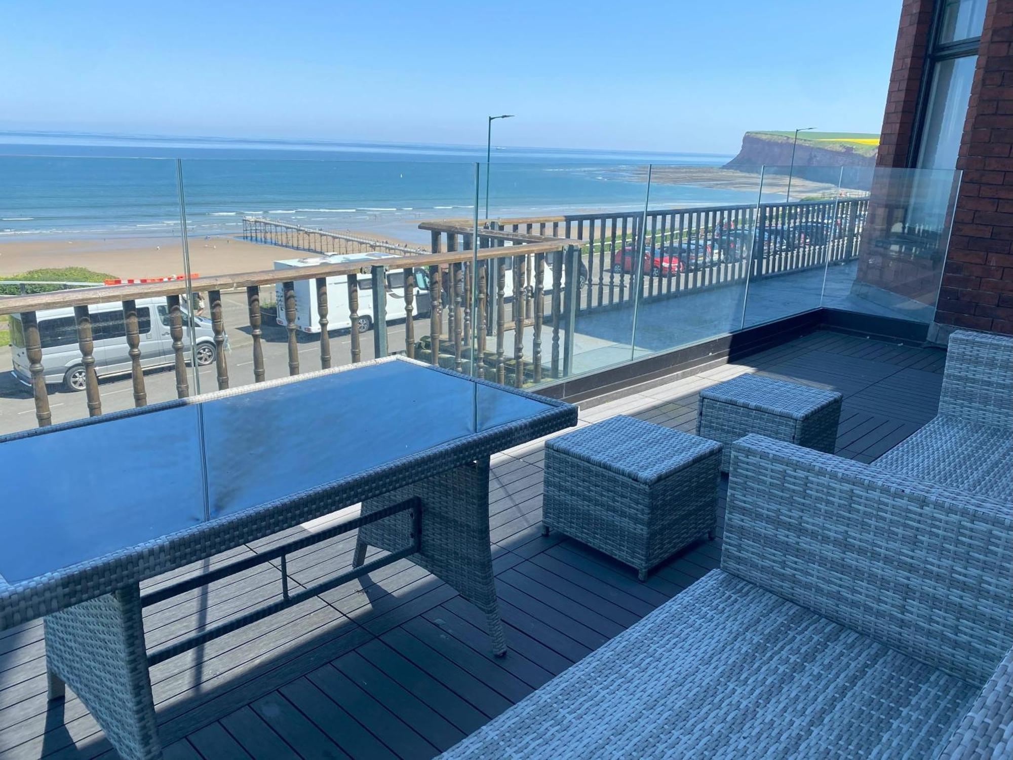 Captain'S Deck Beach Balcony Perfectlysaltburn 外观 照片